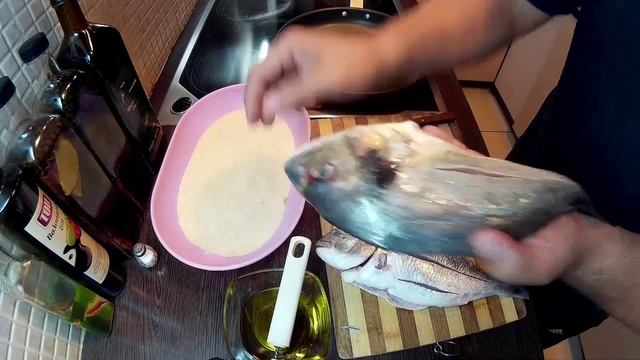 Жареная Дорадо . Греческая кухня