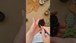Окрашивание декоративных элементов из древесной пульпы.