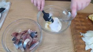 Супер вкусная селёдка на праздник: рецепт в горчице и майонезе