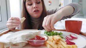 Мукбанг сэндвич-роллы, шаурма, картошка и фри #мукбанг #фудблогер