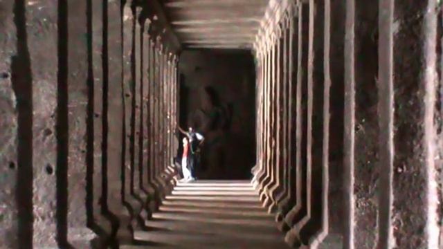 Zooming in Kailas temple region, Marvellous architectural experience смотреть онлайн