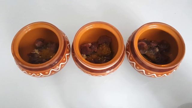 Жаркое из говядины в горшочках. Просто объедение!!!