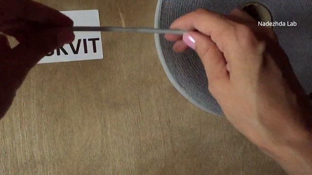 Простая сумка из трикотажной пряжи с кожаный клапаном. Вязание крючком