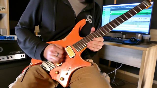 Headless Strandberg replica "coral pink relic edition" by LaikaGuitars|F13 Records смотреть онлайн