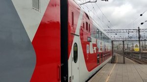 Тепловоз ТЭМ18ДМ-1448 забирает двухэтажный состав и электровоз ЭП2К-233 следует резервом