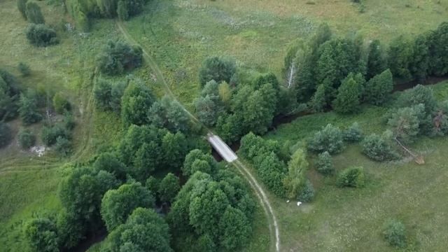 Остался только один жилой дом в деревне. Деревня в глубинке. Старинная деревня исчезла. смотреть онлайн