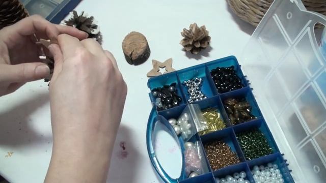 DIY?ДЕКОР в ЭКО-СТИЛЕ. ЕЛКИ из шишек и палок. смотреть онлайн