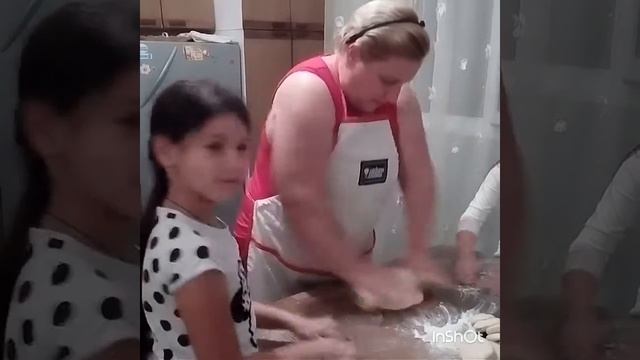 Готовим хинкали/preparing khinkali смотреть онлайн