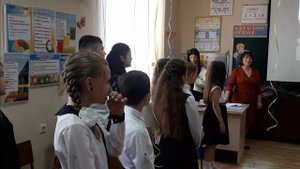 Дети плакали, прощаясь с учителем. 4 "б" класс лицея им. В. Мошкова