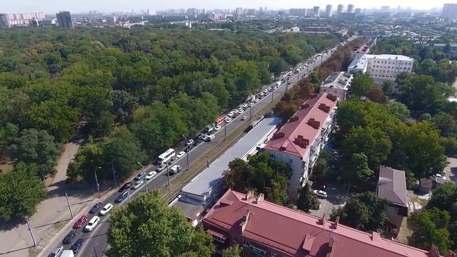В Краснодаре сняли пробку на Зиповском кольце с коптера смотреть онлайн