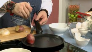 Блины с грушей, бананом и карамельным соусом // "Есть? Идея!" 27.02.20