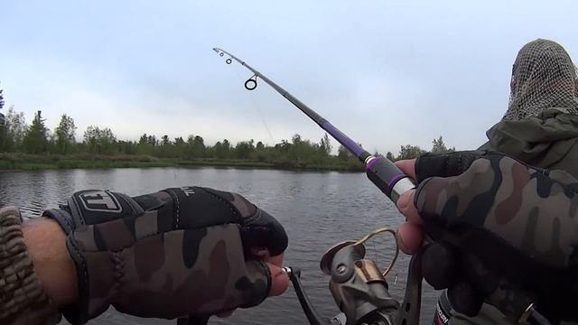 СКОЛЬКО ЖЕ ЗДЕСЬ РЫБЫ,ЩУКА И КРУПНЫЙ ОКУНЬ.часть 3. смотреть онлайн