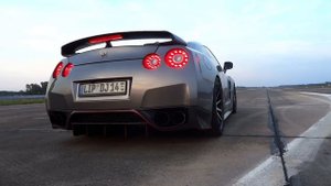 Nissan GTR 800hp Launch Control Acceleration Sound