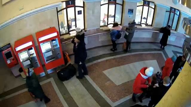 Кража документов и телефона у пожилой женщины смотреть онлайн