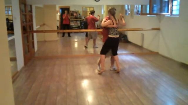 bachata rueda - adentro vuelta.mp4 смотреть онлайн