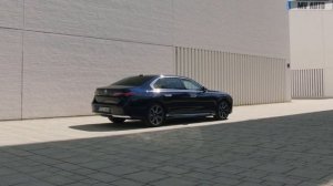 2023 New BMW 7-Series G70 - REVIEW!