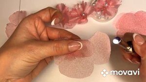 Украшаем ободок цветами из ткани ???