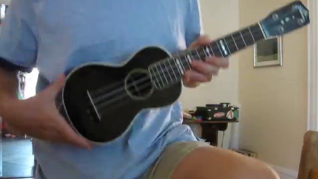 Uke comparison - Gibson & Martin Style 3 смотреть онлайн