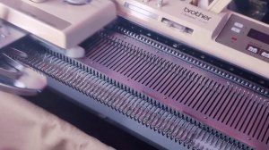 обработка пояса юбки или брюк на однофонтурной машине