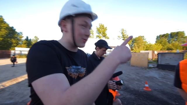 ЗАКАТАЛ 1 000 000 рублей в АСФАЛЬТ! Если НАЙДЕШЬ, то он ТВОЙ! Челлендж! смотреть онлайн