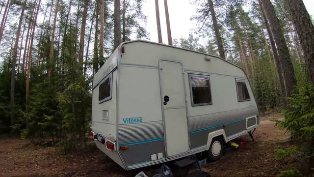 Самоизоляция в лесу, в доме на колесах Beyerland 460. (Живем 4 дня 3 ночи в прицепе даче, караване) смотреть онлайн