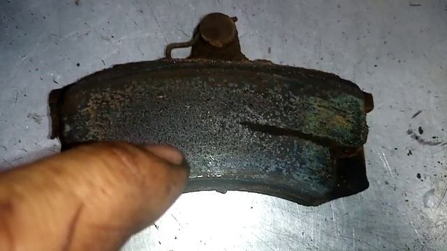 Неисправность и износ передних колодок Гранта/Калина смотреть онлайн