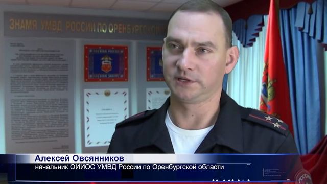 В дом женщины ворвался грабитель в лыжной маске и с ножом в руках смотреть онлайн