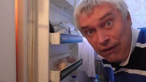 А я не понял , что вы делаете в моём холодильнике ???