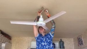 Вешаем вентилятор вместо люстры