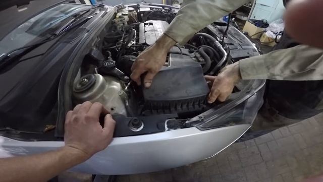 Замена воздушного фильтра Chevrolet Cruze 1.8 смотреть онлайн