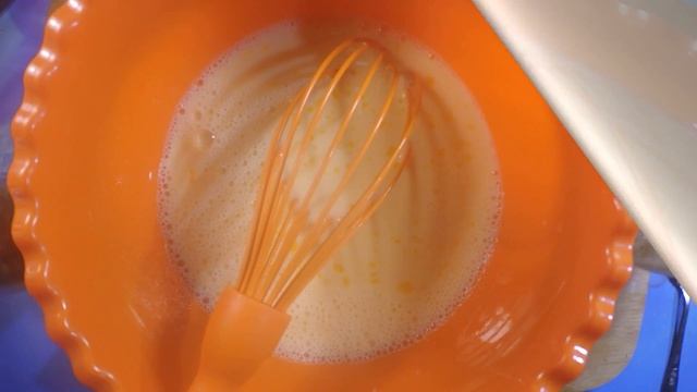 Омлет с курицей и грибами в мультиварке смотреть онлайн