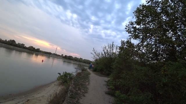 Серж Дур-Дачник. Закат на берегу реки. Вечер 5 октября 2019 год. Архив. смотреть онлайн