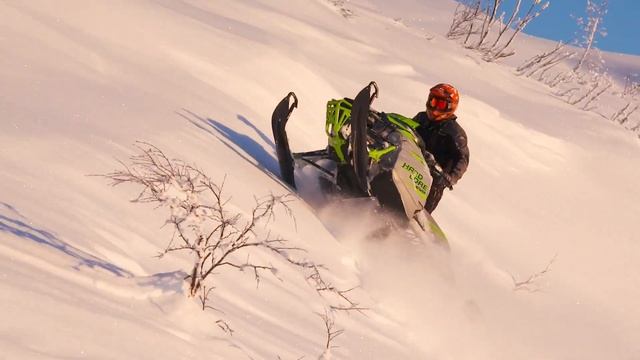Pro watercross rider Peter Eliasson sledding with his Arctic Cat Hardcore Evo 153 2018 смотреть онлайн