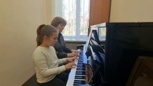 Н.Торопова "Цирковое представление". исполняет Анна К., 3 класс
