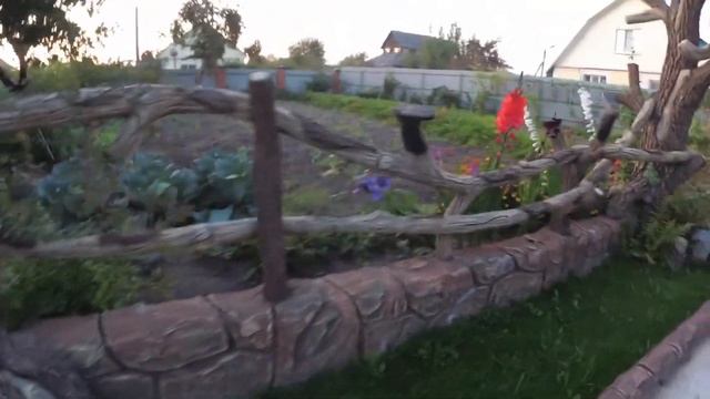 беседка во дворе. оформление усадьбы. водоём во дворе. смотреть онлайн