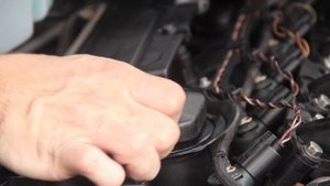 ЗАМЕНА ВОЗДУШНОГО ФИЛЬТРА ДВИГАТЕЛЯ BMW X5 E53 Diesel Air Filter Replacement DIY