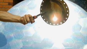 ? СОЛНЕЧНЫЙ КОНЦЕНТРАТОР плавит алюминий Бесплатная энергия Солнца Physics Toys