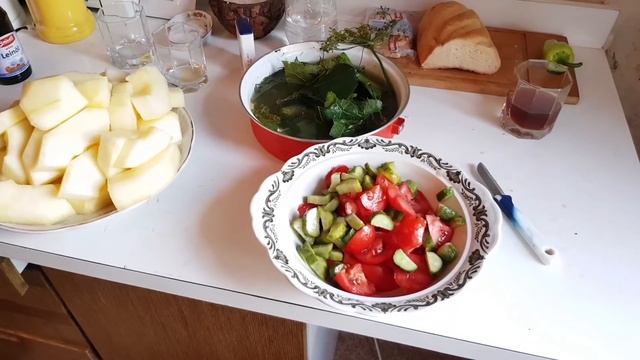 ЗАШЛИ К МИЛЕ В ГОСТИ И НАЖАРИЛИ БЛИНОВ смотреть онлайн