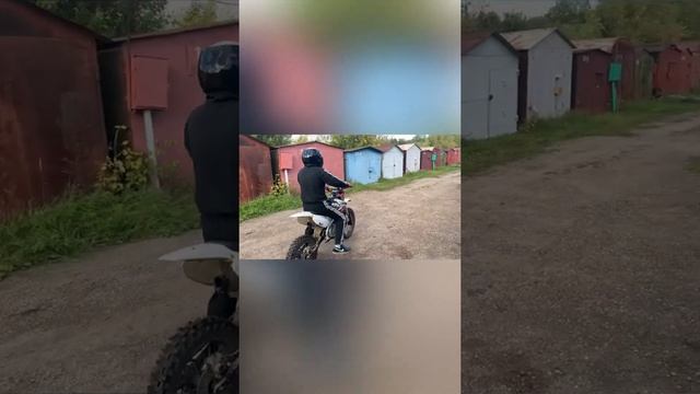 как незрячий ездит на мото #мото #экстрим #адреналин #слепой #незрячие смотреть онлайн