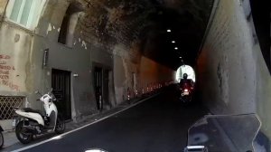 Узкие улочки Амальфи, Италия