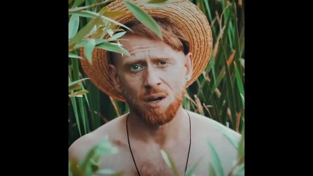 мальчик в соломенной шляпе | Автор стихотворения: Лу Рамишвили смотреть онлайн