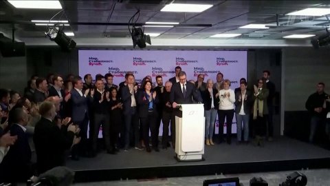 В Сербии победу празднуют сторонники действующего лидера Александра Вучича