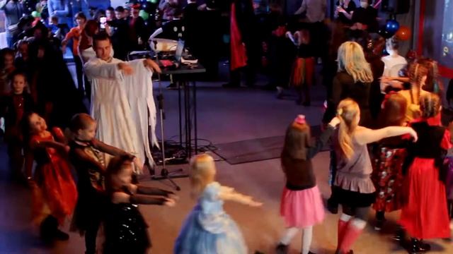 Праздник Хэллоуин. Аниматоры Минск. смотреть онлайн