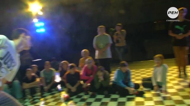 ТАНЦЕВАЛЬНАЯ БАРАХОЛКА смотреть онлайн