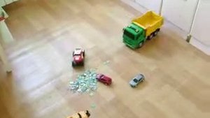 грузовик игрушка