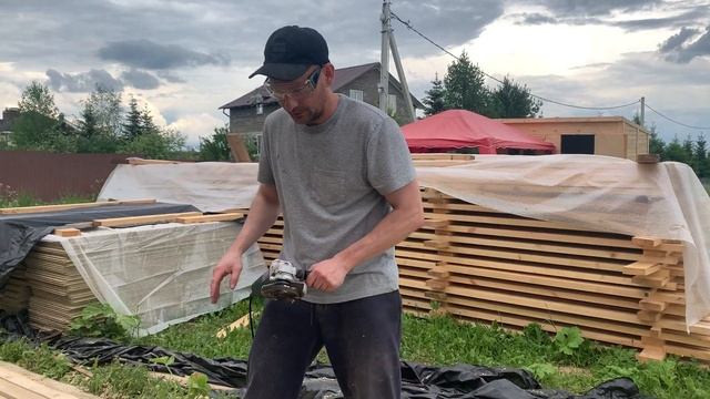 ✪ Как быстро убрать обзол (кору) с доски. Эффективный метод. | FLATHOUSE DIY #Shorts смотреть онлайн