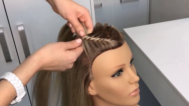 Коса Рыбий хвост | How to Do a Fishtail Braid смотреть онлайн