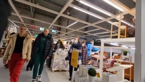 Нескончаемой людской поток в ИКЕА ТЦ Мега Белая Дача. 03 января 2022г.