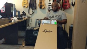 Unboxing of the Squier Contemporary Active Jazz V HH Bass Olive - Gruvlow