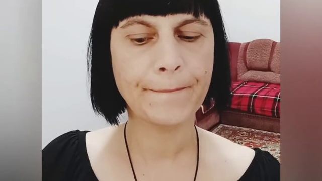 Как сделать Эффект зацелованных губ #бьютилайфхак #помадаavon